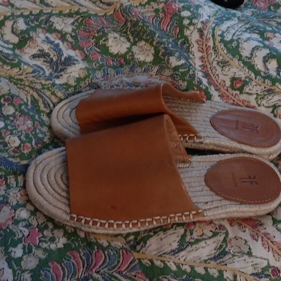 Frye   - Picture 6 of 6